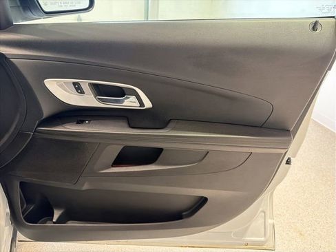Used 2017 Chevrolet Equinox LT w/ Convenience Package FWD image 12