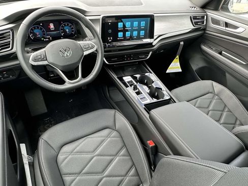 New 2026 Volkswagen Atlas Cross Sport SE image 9