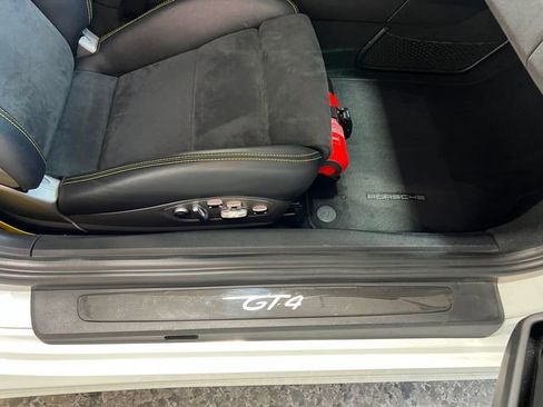 Used 2016 Porsche Cayman GT4 image 28