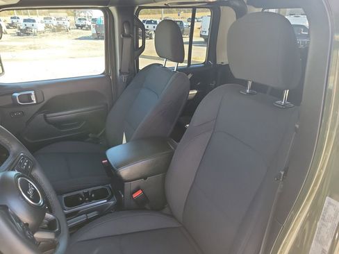 Used 2023 Jeep Gladiator Willys image 24