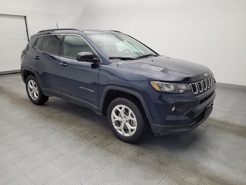 Used 2024 Jeep Compass Latitude image 11