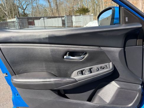 Used 2025 Nissan Sentra SV image 18