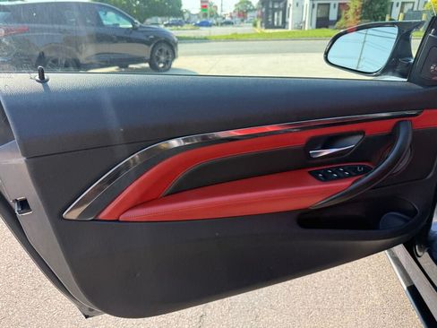 Used 2015 BMW M4 Convertible RWD image 17