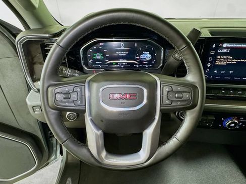 Used 2026 GMC Sierra 1500 SLT RWD image 9