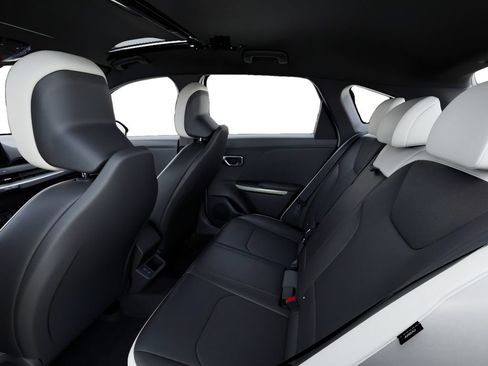 New 2026 Kia K4 EX w/ GT-Line Premium Package FWD image 18