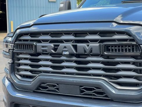 Used 2025 RAM 2500 Big Horn AWD/4WD image 40