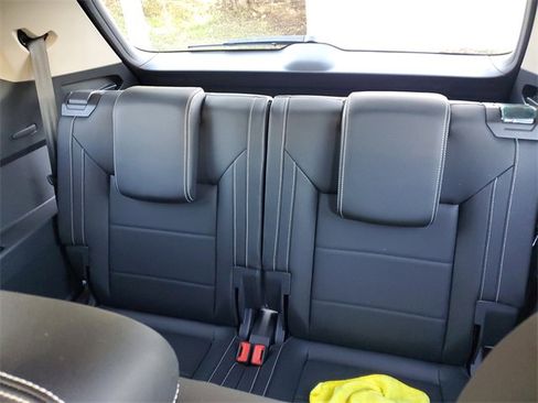 Certified 2023 Volkswagen Atlas SE image 10