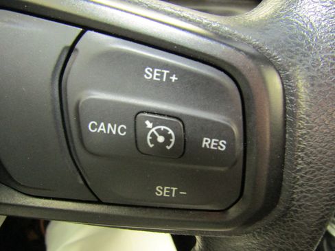 Used 2020 Jeep Wrangler Unlimited Sport image 23