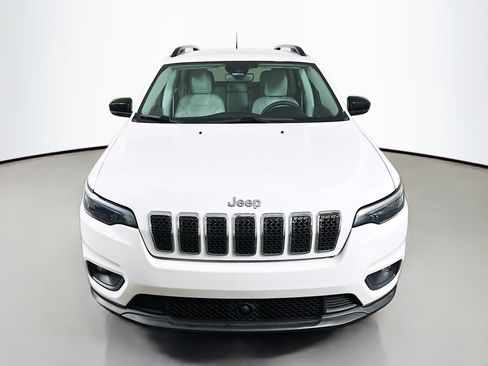 Used 2022 Jeep Cherokee Latitude Lux w/ Mopar Interior Package image 2