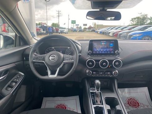 Used 2025 Nissan Sentra SR image 14