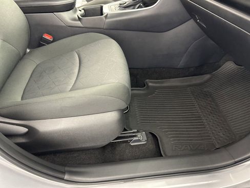Used 2024 Toyota RAV4 XLE image 32