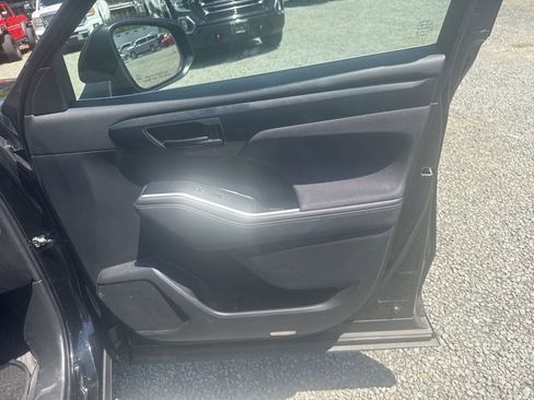 Used 2023 Toyota Highlander LE AWD/4WD image 13