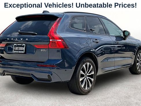 Used 2025 Volvo XC60 B5 Plus AWD/4WD image 2