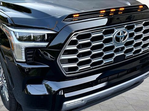 Used 2025 Toyota Sequoia Capstone AWD/4WD image 29