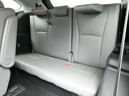 Used 2022 Toyota Highlander Limited image 17