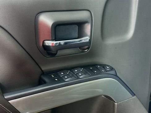 Used 2018 Chevrolet Silverado 1500 LT w/ All Star Edition image 15