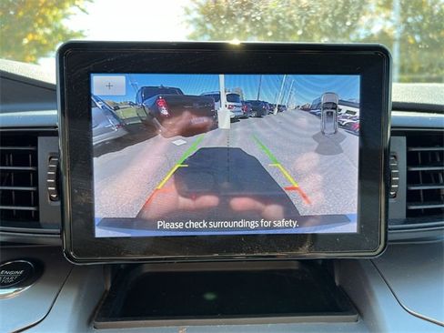 Used 2022 Ford Explorer XLT image 17