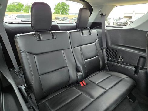 Used 2022 Ford Explorer XLT w/ Equipment Group 202A AWD/4WD image 25