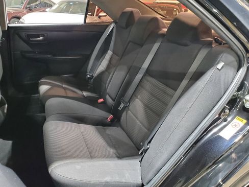 Used 2015 Toyota Camry LE image 21