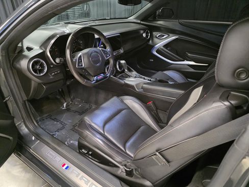 Used 2018 Chevrolet Camaro SS RWD image 23