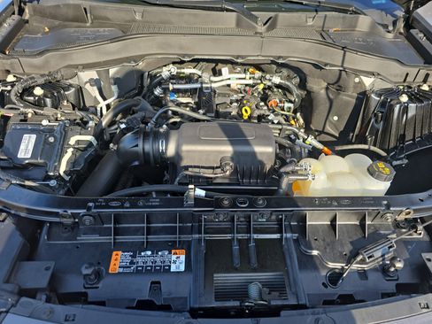 Used 2024 Ford Explorer XLT w/ Equipment Group 202A image 30
