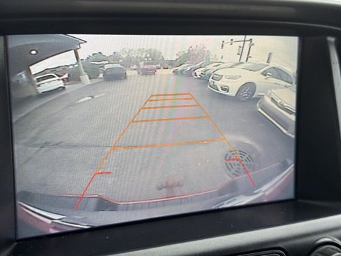 Used 2016 Chevrolet Colorado LT image 20