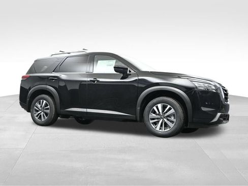 Used 2025 Nissan Pathfinder SL FWD image 22
