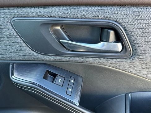 Used 2023 Nissan Rogue SV image 20