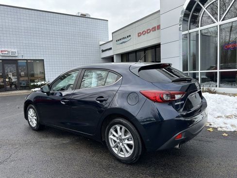 Used 2016 MAZDA MAZDA3 i Touring image 4