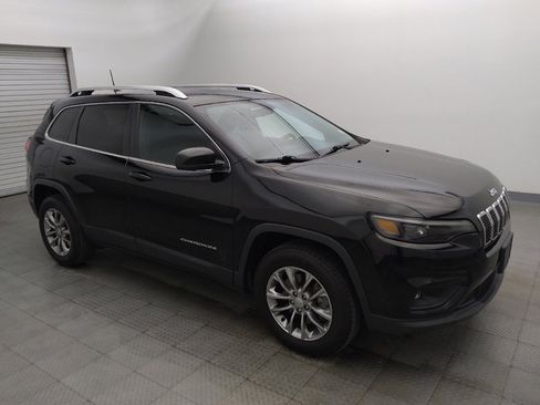 Used 2019 Jeep Cherokee Latitude Plus AWD/4WD image 11
