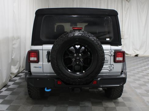 Used 2024 Jeep Wrangler Unlimited AWD/4WD image 26