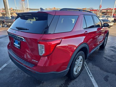 Used 2021 Ford Explorer XLT image 5
