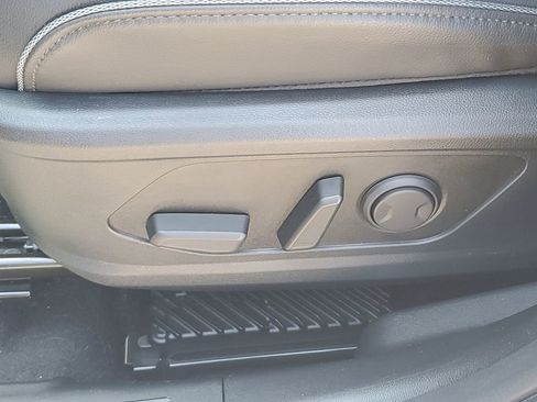 Certified 2025 Hyundai Tucson Limited FWD image 15