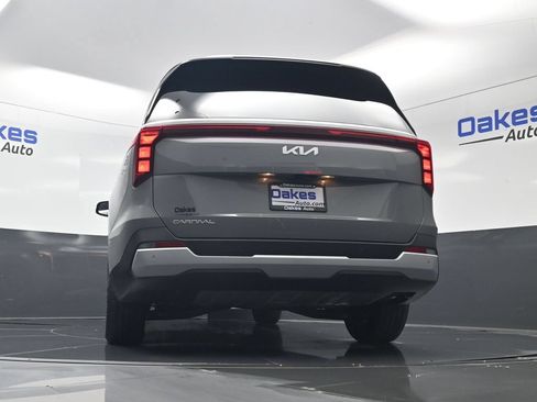 New 2026 Kia Carnival EX FWD image 43