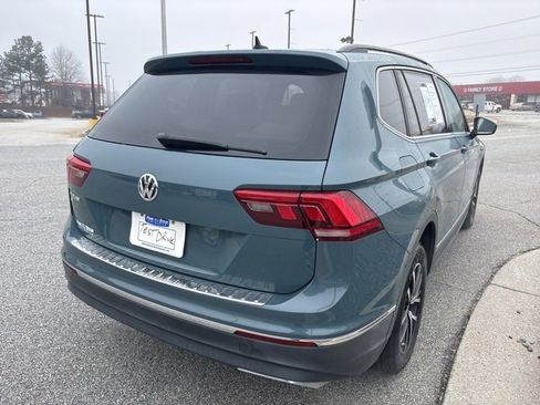 Used 2021 Volkswagen Tiguan SE image 8