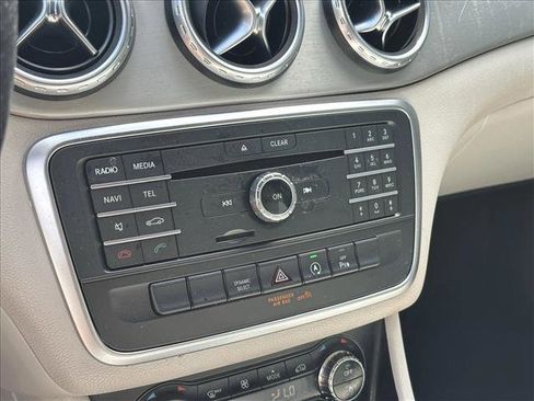 Used 2017 Mercedes-Benz GLA 250 image 13