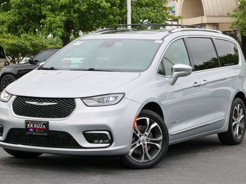 Used 2022 Chrysler Pacifica Pinnacle AWD/4WD image 19