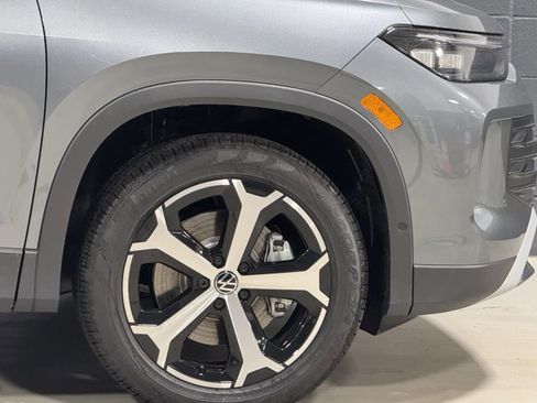 New 2026 Volkswagen Tiguan SE image 7