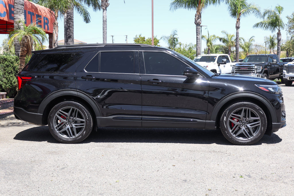 Used 2025 Ford Explorer ST w/ Sun And Sound Package AWD/4WD image 10