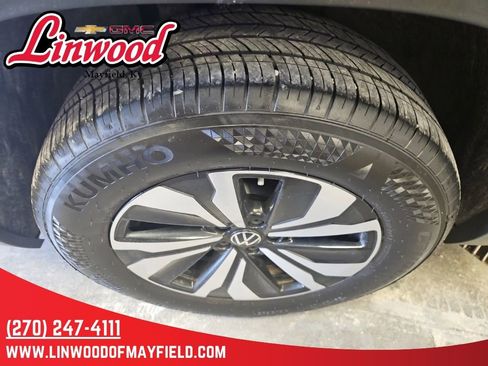 Used 2024 Volkswagen Atlas SE AWD/4WD image 8
