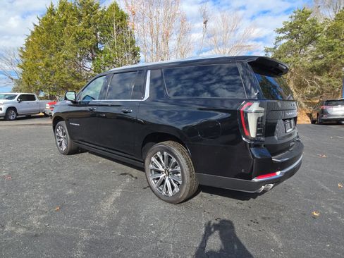 New 2026 Chevrolet Suburban High Country AWD/4WD image 5