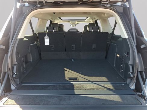 New 2025 Lincoln Navigator L Reserve image 8