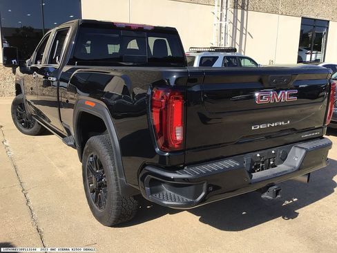 Used 2023 GMC Sierra 2500 Denali w/ Denali Black Diamond Edition image 4