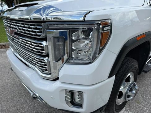 Used 2022 GMC Sierra 3500 Denali w/ Denali Ultimate Package AWD/4WD image 16