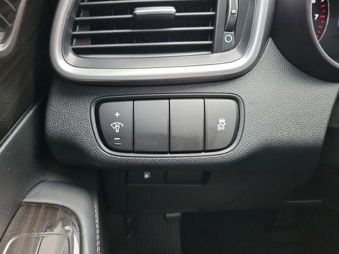 Used 2020 Kia Sorento L image 24