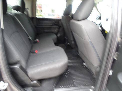 Used 2020 RAM 1500 4x4 Crew Cab w/ Night Edition w/ Wheel & Sound Group image 33