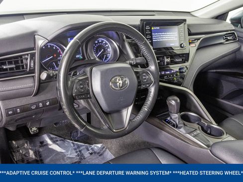 Used 2022 Toyota Camry SE w/ Cold Weather Package FWD image 4
