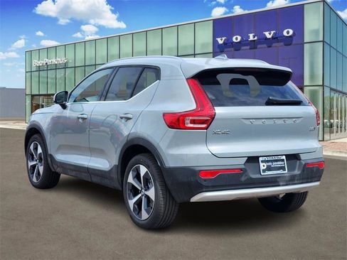 New 2025 Volvo XC40 B5 Core w/ Protection Package Premier image 5
