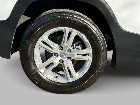 Used 2024 GMC Terrain SLE image 13