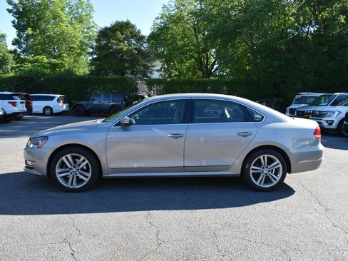 Used 2013 Volkswagen Passat TDI SEL Premium FWD image 3